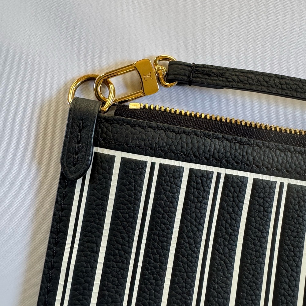 Louis Vuitton Black and White Pochette - Picture 3 of 8
